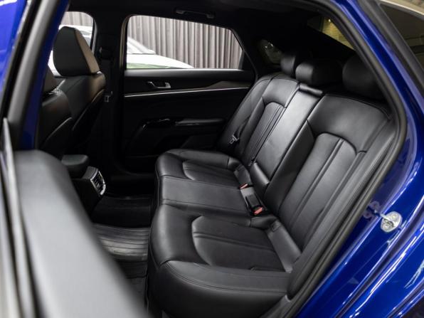 Kia K5 III с пробегом 2023 года, цена 2 395 000 рублей, 116000 км, седан, Автокод Объявления