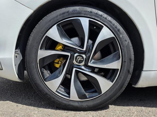Citroen DS5 с пробегом 2012 года, цена 950 000 рублей, 185555 км, хэтчбек, Автокод Объявления