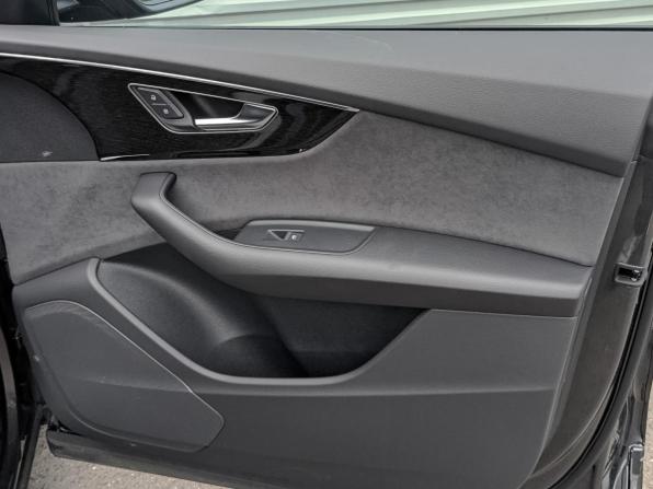 Audi SQ8 I (4M) Рестайлинг с пробегом 2024 года, цена 15 675 000 рублей, 16696 км, внедорожник, Автокод Объявления