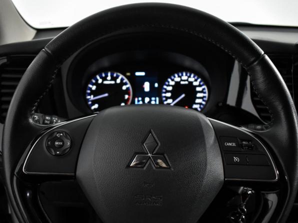 Mitsubishi Outlander III Рестайлинг 3 с пробегом 2019 года, цена 2 549 000 рублей, 37867 км, внедорожник, Автокод Объявления