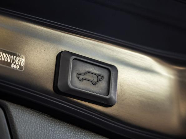 Toyota RAV4 V (XA50) с пробегом 2020 года, цена 3 598 000 рублей, 78681 км, внедорожник, Автокод Объявления