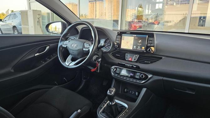 Hyundai i30 III Рестайлинг с пробегом 2019 года, цена 1 499 000 рублей, 101000 км, универсал, Автокод Объявления