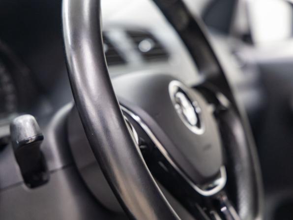 Volkswagen Polo V Рестайлинг с пробегом 2016 года, цена 1 081 000 рублей, 88000 км, седан, Автокод Объявления