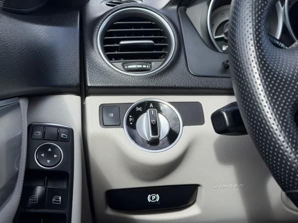 Mercedes-Benz C-Класс III (W204) Рестайлинг с пробегом 2011 года, цена 1 400 000 рублей, 264244 км, седан, Автокод Объявления