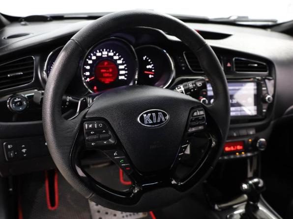 Kia Ceed II с пробегом 2014 года, цена 1 259 500 рублей, 111305 км, хэтчбек, Автокод Объявления