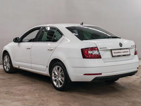Skoda Octavia III (A7) Рестайлинг с пробегом 2018 года, цена 1 330 000 рублей, 271704 км, лифтбек, Автокод Объявления