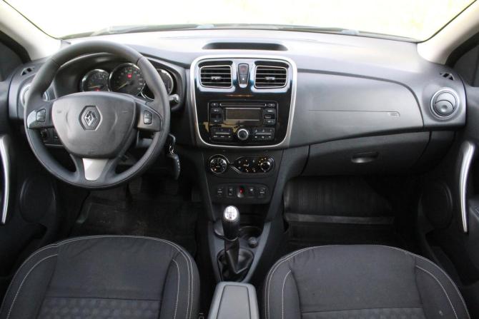 Renault Logan II с пробегом 2014 года, цена 645 000 рублей, 209740 км, седан, Автокод Объявления