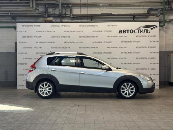 Dongfeng H30 Cross с пробегом 2016 года, цена 499 000 рублей, 101000 км, хэтчбек, Автокод Объявления