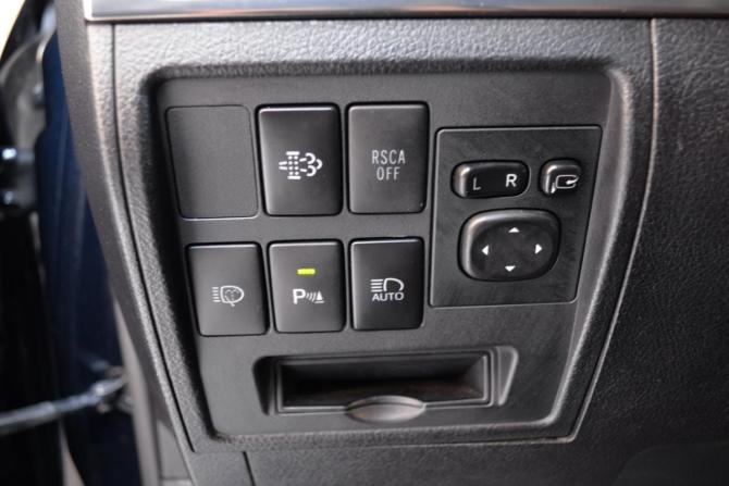 Toyota Land Cruiser 200 Series Рестайлинг 2 с пробегом 2016 года, цена 7 350 000 рублей, 120551 км, внедорожник, Автокод Объявления