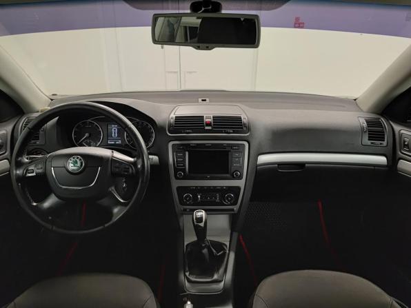 Skoda Octavia II (A5) Рестайлинг с пробегом 2011 года, цена 435 000 рублей, 423280 км, лифтбек, Автокод Объявления