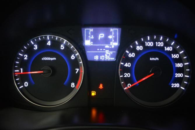 Hyundai Solaris I Рестайлинг с пробегом 2015 года, цена 799 000 рублей, 181000 км, седан, Автокод Объявления