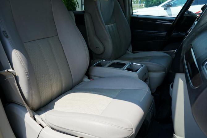 Chrysler Town &amp; Country V Рестайлинг с пробегом 2011 года, цена 999 999 рублей, 304000 км, минивэн, Автокод Объявления