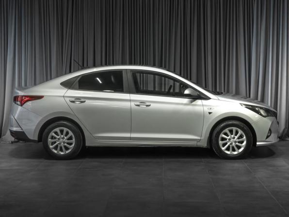 Hyundai Solaris II Рестайлинг с пробегом 2021 года, цена 1 519 000 рублей, 84724 км, седан, Автокод Объявления