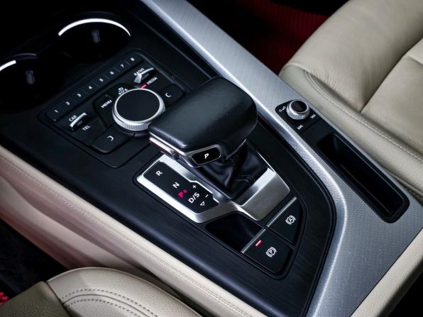 Audi A4 V (B9) с пробегом 2016 года, цена 2 200 000 рублей, 120000 км, седан, Автокод Объявления