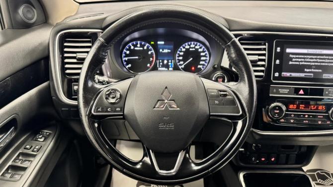 Mitsubishi Outlander III Рестайлинг 2 с пробегом 2018 года, цена 1 635 000 рублей, 216460 км, внедорожник, Автокод Объявления