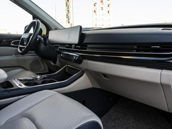 Kia Carnival IV Рестайлинг с пробегом 2025 года, цена 5 998 000 рублей, 31466 км, минивэн, Автокод Объявления