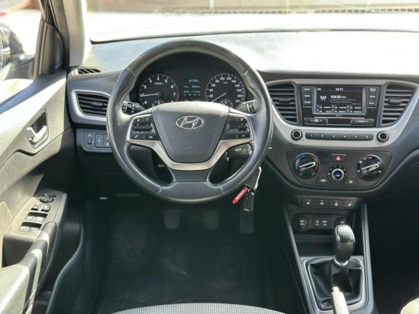 Hyundai Solaris II с пробегом 2018 года, цена 1 179 000 рублей, 136005 км, седан, Автокод Объявления