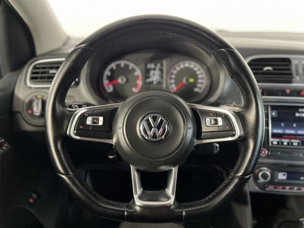 Volkswagen Polo V Рестайлинг с пробегом 2019 года, цена 1 299 900 рублей, 91633 км, седан, Автокод Объявления