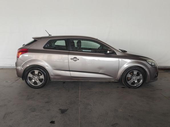 Kia Ceed I Рестайлинг с пробегом 2011 года, цена 550 000 рублей, 233824 км, хэтчбек, Автокод Объявления
