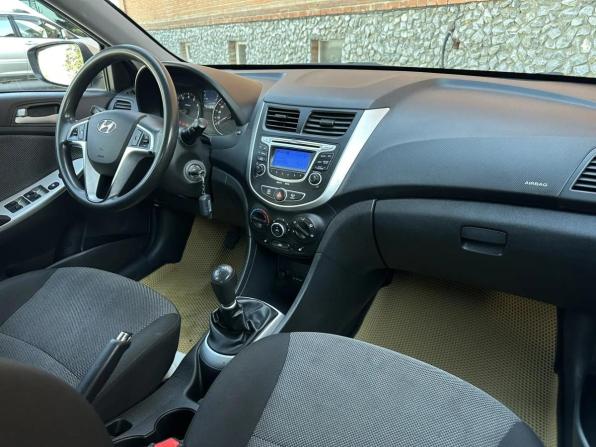 Hyundai Solaris I с пробегом 2011 года, цена 630 000 рублей, 211975 км, седан, Автокод Объявления