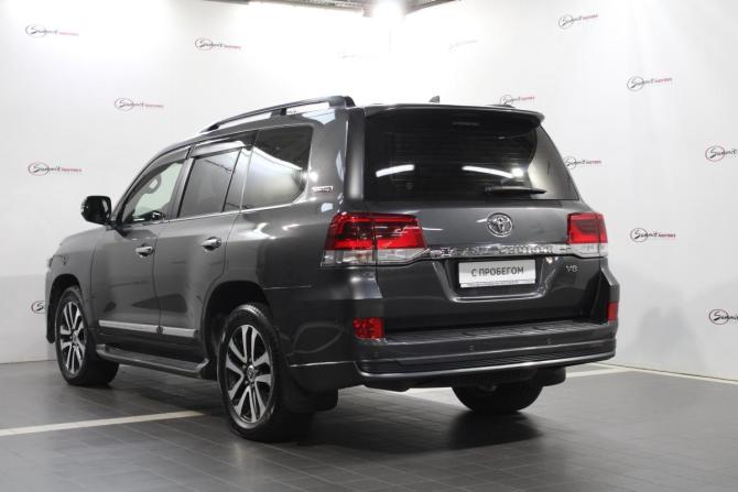 Toyota Land Cruiser 200 Series Рестайлинг 2 с пробегом 2018 года, цена 6 150 000 рублей, 283500 км, внедорожник, Автокод Объявления