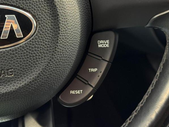 Kia Soul II Рестайлинг с пробегом 2017 года, цена 1 299 000 рублей, 166194 км, хэтчбек, Автокод Объявления
