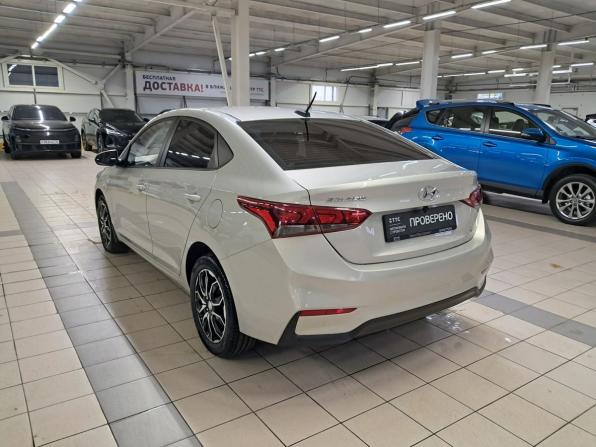 Hyundai Solaris II с пробегом 2019 года, цена 1 330 000 рублей, 118400 км, седан, Автокод Объявления