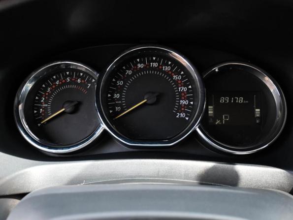 Renault Sandero II Рестайлинг с пробегом 2019 года, цена 750 000 рублей, 89178 км, хэтчбек, Автокод Объявления