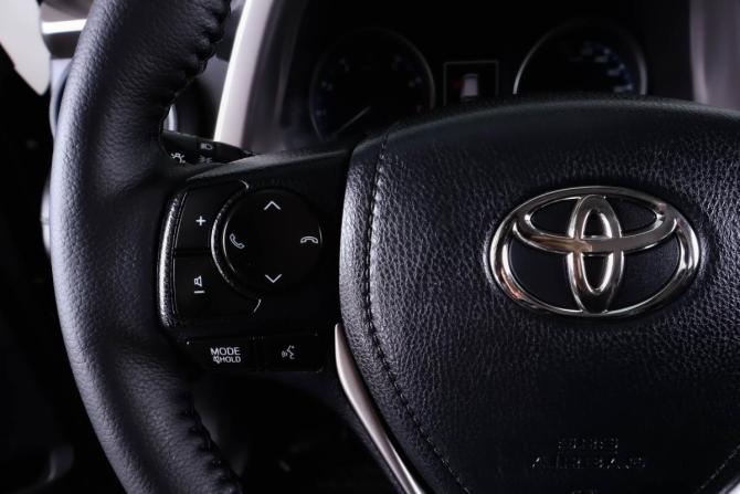 Toyota RAV4 IV (XA40) Рестайлинг с пробегом 2019 года, цена 2 959 000 рублей, 86000 км, внедорожник, Автокод Объявления
