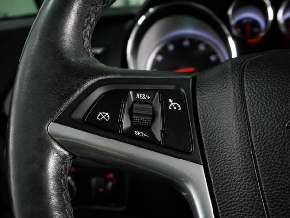 Opel Astra J с пробегом 2010 года, цена 649 000 рублей, 217560 км, хэтчбек, Автокод Объявления