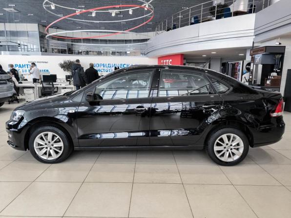 Volkswagen Polo V Рестайлинг с пробегом 2017 года, цена 1 350 000 рублей, 138000 км, седан, Автокод Объявления