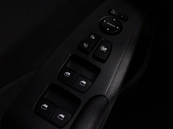 Hyundai Solaris II с пробегом 2017 года, цена 1 399 000 рублей, 42700 км, седан, Автокод Объявления