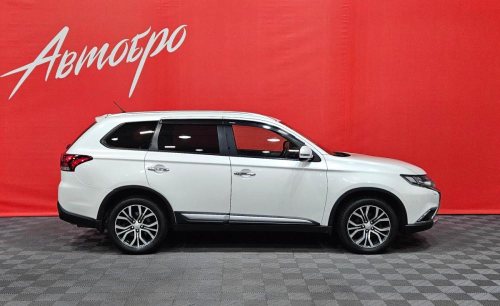 Mitsubishi Outlander III Рестайлинг 2 Вологда  - изображение 6
