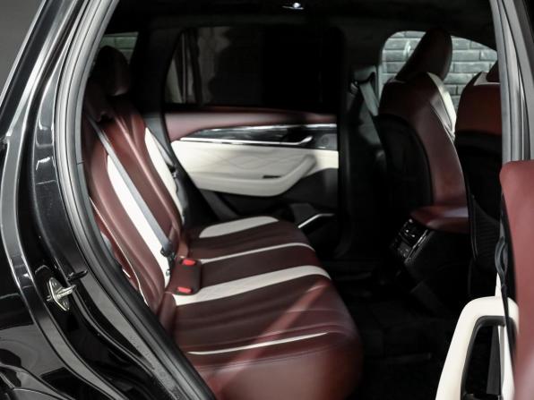 Geely Monjaro I с пробегом 2023 года, цена 2 800 000 рублей, 127601 км, внедорожник, Автокод Объявления