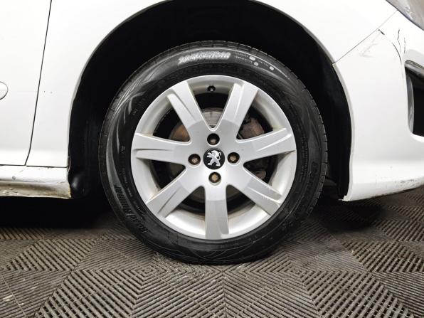 Peugeot 308 I Рестайлинг с пробегом 2011 года, цена 399 000 рублей, 288264 км, хэтчбек, Автокод Объявления