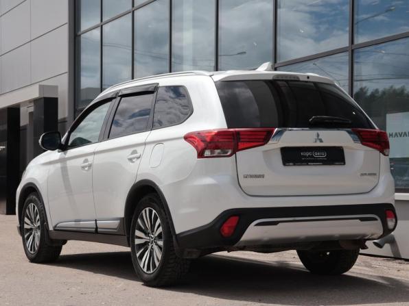 Mitsubishi Outlander III Рестайлинг 3 с пробегом 2019 года, цена 1 701 900 рублей, 187828 км, внедорожник, Автокод Объявления