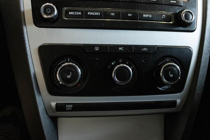 Skoda Octavia II (A5) Рестайлинг с пробегом 2011 года, цена 759 000 рублей, 272070 км, лифтбек, Автокод Объявления