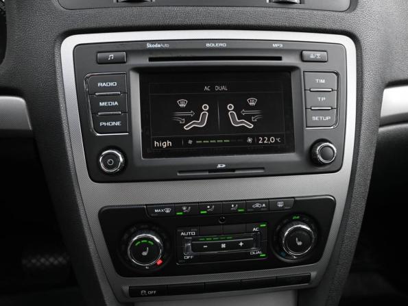 Skoda Octavia II (A5) Рестайлинг с пробегом 2011 года, цена 984 000 рублей, 189772 км, лифтбек, Автокод Объявления