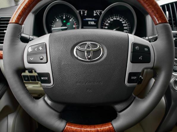 Toyota Land Cruiser 200 Series Рестайлинг 1 с пробегом 2012 года, цена 3 680 000 рублей, 235050 км, внедорожник, Автокод Объявления