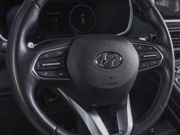Hyundai Santa Fe IV Рестайлинг с пробегом 2023 года, цена 4 479 000 рублей, 41767 км, внедорожник, Автокод Объявления