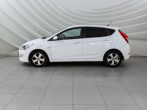 Hyundai Solaris I Рестайлинг с пробегом 2016 года, цена 898 000 рублей, 117708 км, хэтчбек, Автокод Объявления