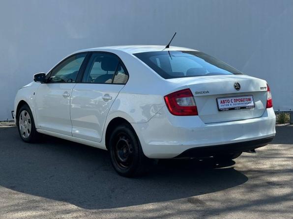 Skoda Rapid I с пробегом 2015 года, цена 700 000 рублей, 343446 км, лифтбек, Автокод Объявления