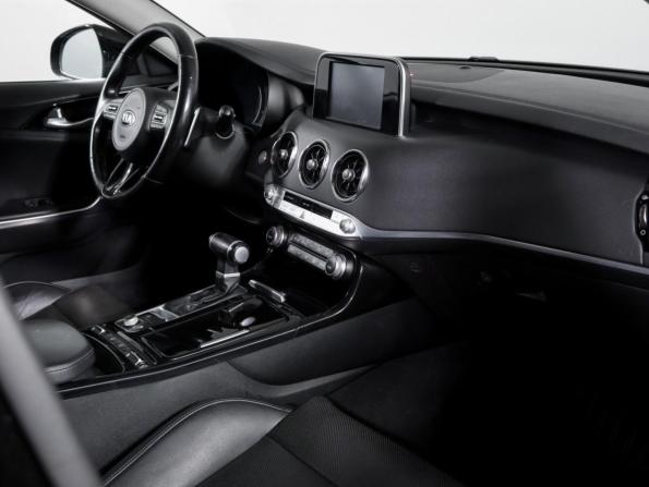 Kia Stinger I с пробегом 2018 года, цена 1 980 000 рублей, 97883 км, лифтбек, Автокод Объявления