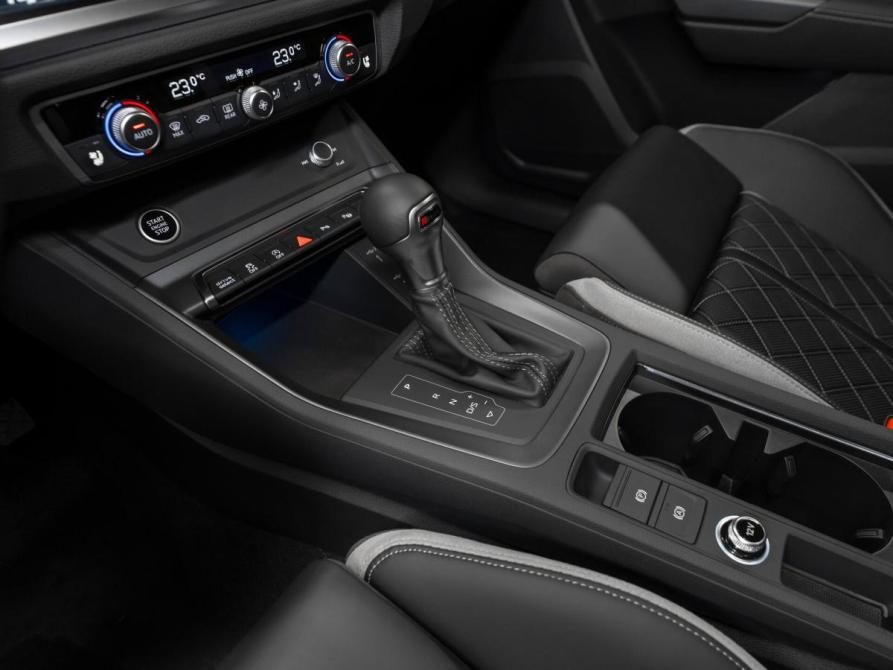 Audi Q3 II (F3) Москва  - изображение 20