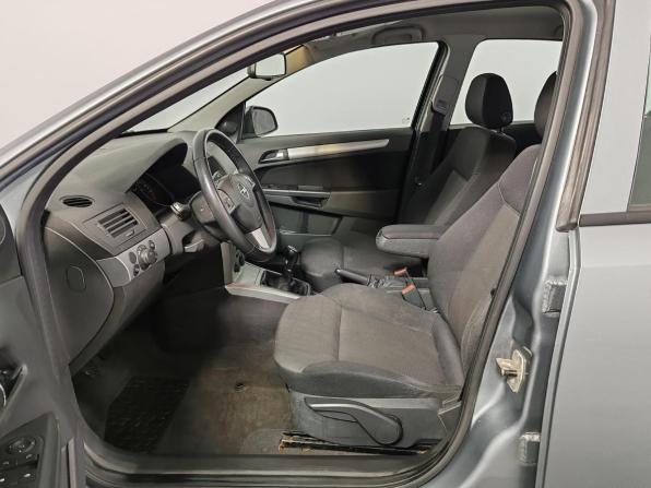 Opel Astra H Рестайлинг с пробегом 2011 года, цена 599 000 рублей, 158610 км, седан, Автокод Объявления
