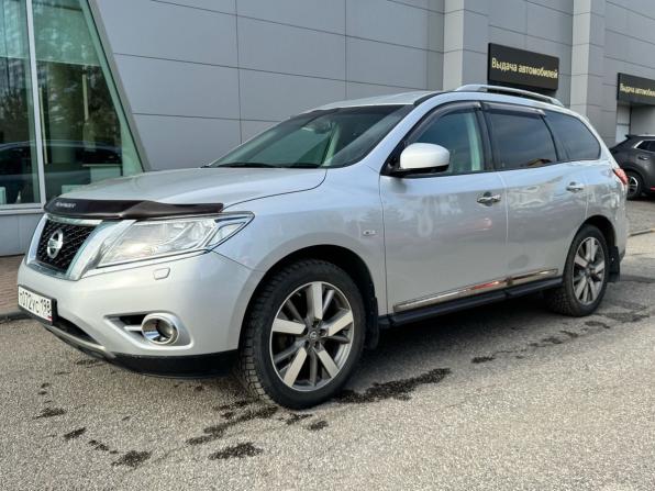 Nissan Pathfinder IV с пробегом 2015 года, цена 1 690 000 рублей, 162500 км, внедорожник, Автокод Объявления