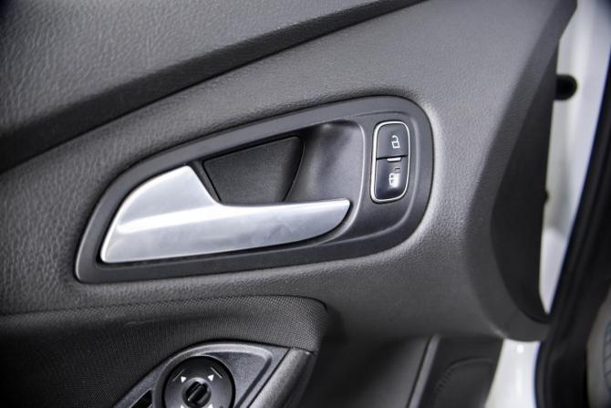 Ford Focus III Рестайлинг с пробегом 2017 года, цена 1 099 000 рублей, 137000 км, универсал, Автокод Объявления