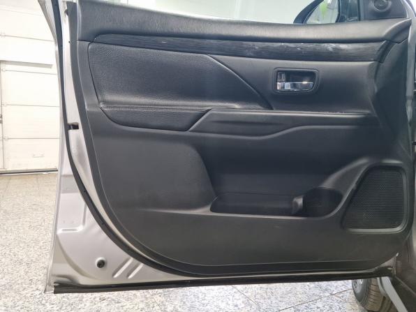 Mitsubishi Outlander III Рестайлинг 2 с пробегом 2017 года, цена 1 429 000 рублей, 152700 км, внедорожник, Автокод Объявления
