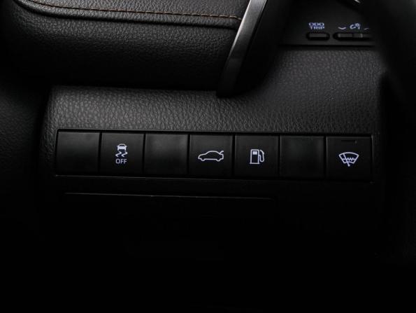 Toyota Camry VIII (XV70) с пробегом 2018 года, цена 2 350 000 рублей, 99432 км, седан, Автокод Объявления