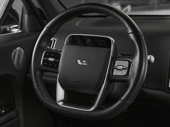 Li Auto (Lixiang) L7 I с пробегом 2023 года, цена 5 450 000 рублей, 37000 км, внедорожник, Автокод Объявления